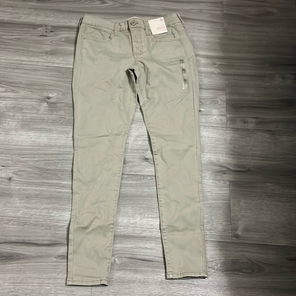 Light green fitting pants